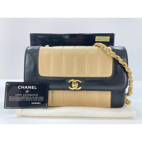 CHANEL Shoulder Bag beige WS34293