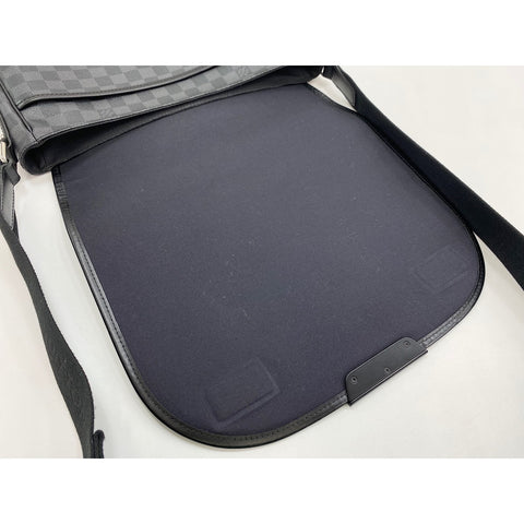LOUIS VUITTON Daniel Umhängetasche schwarz WS34312