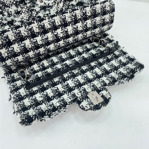 CHANEL Shoulder Bag black WS34354