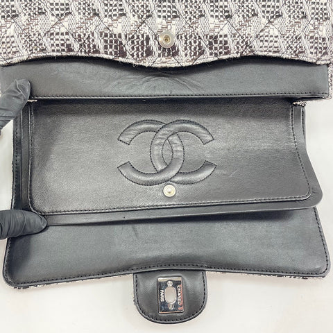 CHANEL Matelasse 25 Handbag white WS34727