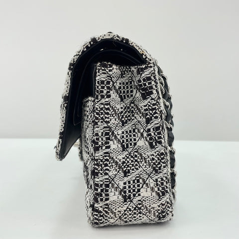 CHANEL Matelasse 25 Handbag white WS34727
