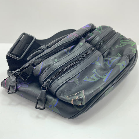 LOUIS VUITTON Comet Bumbag body bag black WS34782