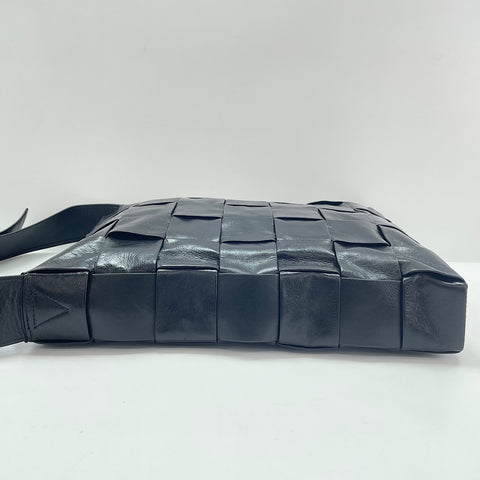 BOTTEGAVENETA cassette Messenger bag black WS34798