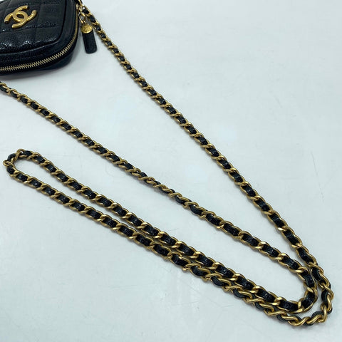 CHANEL Matelasse Shoulder Bag black WS35039
