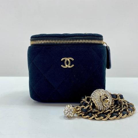 CHANEL Matelasse Shoulder Bag black WS35044