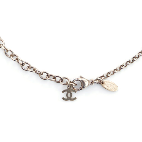 Chanel Chanel Logo Collier Silver x White WS3964