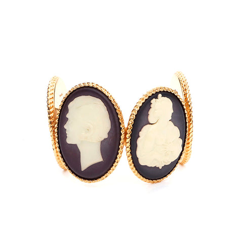 Chanel Cameo Carving motif 4-plaque grand bracelet des années 1990 Bangle vintage vintage d'occasion en or noir ivoire WS4085