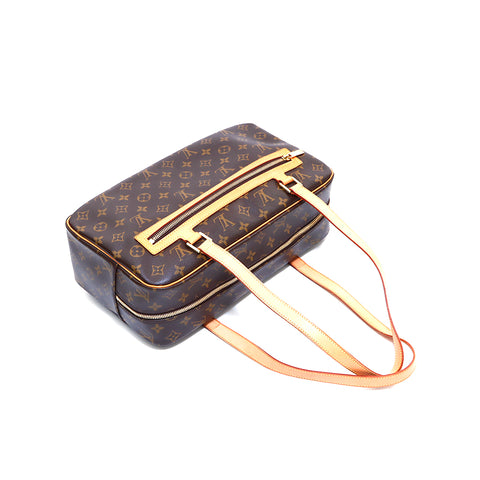 Louis Vuitton Louis Vuitton Monogramm zitieren GM -Umhängetasche Brown WS4990