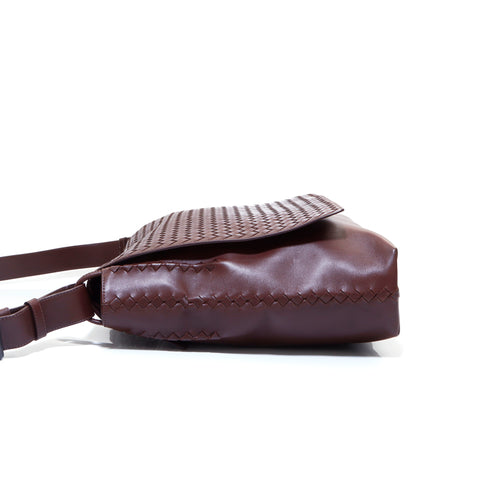 Bottegaveneta Intrecciato Messenger肩带棕色WS5942