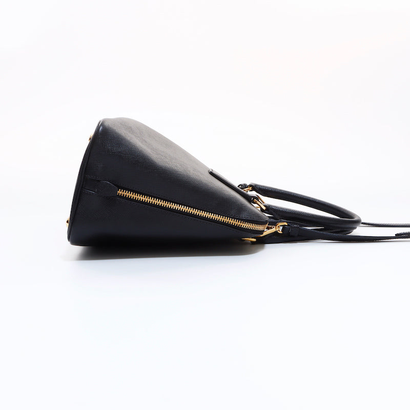 プラダ PRADA サフィアーノ ハンドバッグ ブラック WS6634 – NUIR VINTAGE プラダ PRADA サフィアーノ ハンドバッグ ブラック WS6634 – NUIR VINTAGE