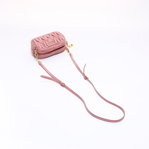 ミュウ ミュウ Miu Miu マトラッセミニ ショルダーバッグ ピンク WS6653