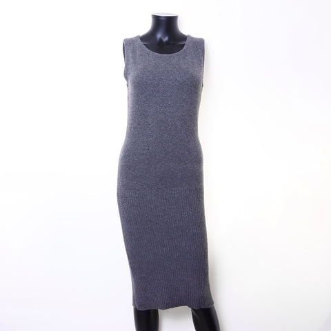 Taille de Chanel: 38 robe sans manche en cachemire gris WS6713