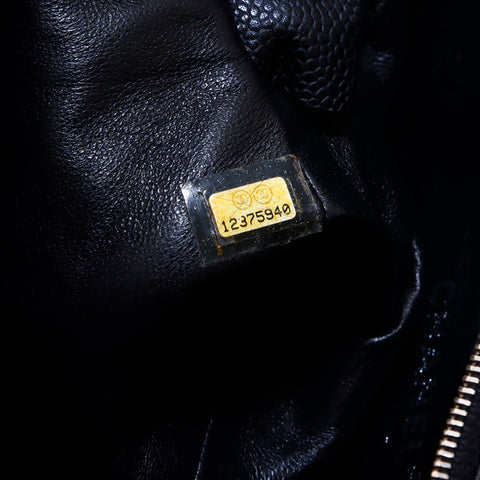 Chanel Deka Coco Matelasse Kaviar Haut Nr. 12 Umhängetasche Schwarz WS6979