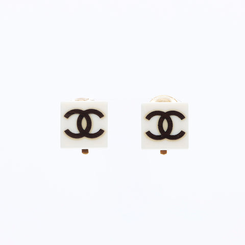 Chanel Coco Mark Boucles d'oreilles White WS7186