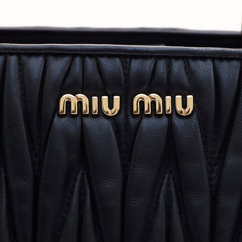 ミュウ ミュウ Miu Miu マトラッセ ショルダーバッグ ブラック WS7359