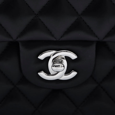 シャネル CHANEL ココマークシルバー金具 マトラッセ ダブルフラップ18番台 ショルダーバッグ ブラック WS7533