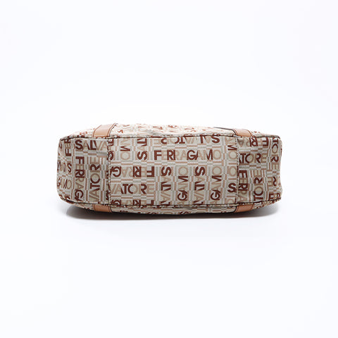Salvatore Ferragamo Salvatore Ferragamo全面图案帆布肩袋米色WS7651