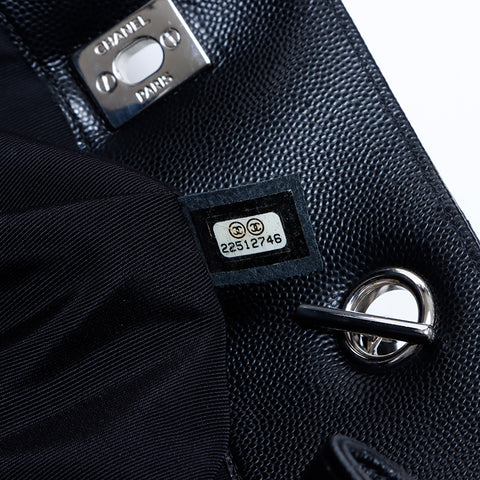 CHANEL 22 V-Stich-Umhängetasche aus silbernem Metall aus Kaviarleder schwarz WS7777