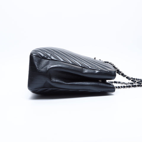 CHANEL 22 V-Stich-Umhängetasche aus silbernem Metall aus Kaviarleder schwarz WS7777