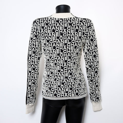 Chanel Size: 36 A01 Logo Sweatshirt Black White WS7799