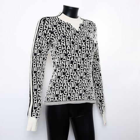 Chanel Size: 36 A01 Logo Sweatshirt Black White WS7799