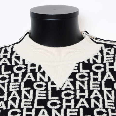 Chanel Size: 36 A01 Logo Sweatshirt Black White WS7799