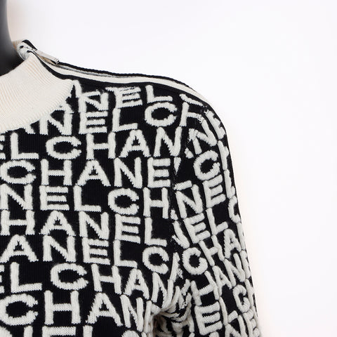 Chanel Size: 36 A01 Logo Sweatshirt Black White WS7799