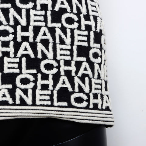 Chanel Size: 36 A01 Logo Sweatshirt Black White WS7799
