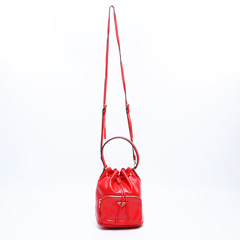 Prada Duet皮革桶袋肩带红色WS7857