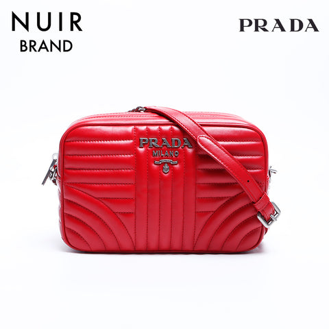 プラダ PRADA ディアグラム カメラバッグ シルバー金具 ショルダーバッグ レッド WS7894