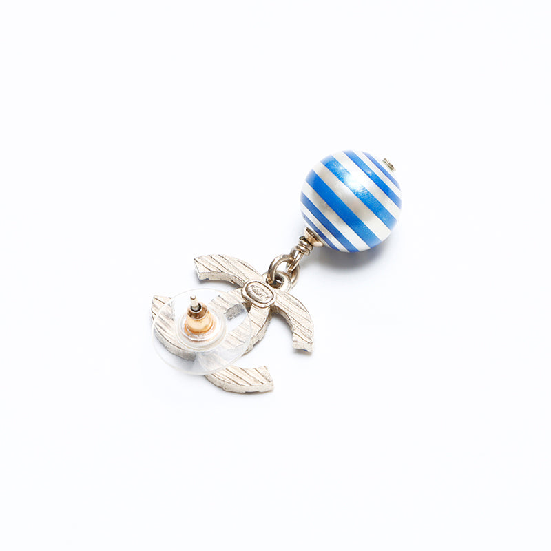 CHANEL シャネル　マリン　ボーダー　ネイビー×ホワイト白　ピアス　シルバー シャネル CHANEL A19C ココマーク ドロップ スイング ボーダー