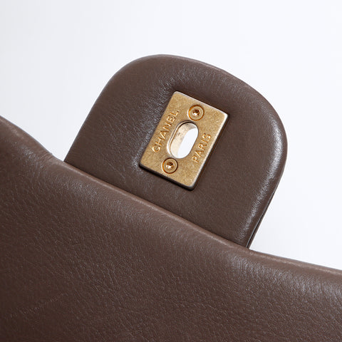 Chanel Chanel Nr. 26 Chevron -Ketten -Umhängetasche brauner WS8459
