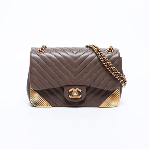Chanel Chanel Nr. 26 Chevron -Ketten -Umhängetasche brauner WS8459