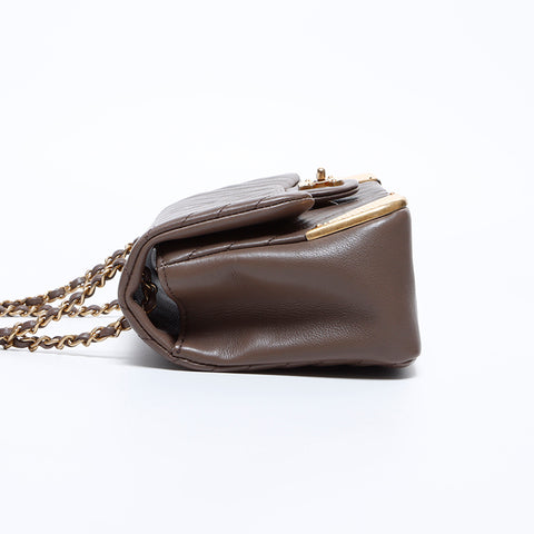 Chanel Chanel Nr. 26 Chevron -Ketten -Umhängetasche brauner WS8459