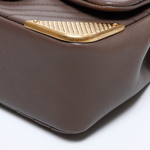 Chanel Chanel Nr. 26 Chevron -Ketten -Umhängetasche brauner WS8459
