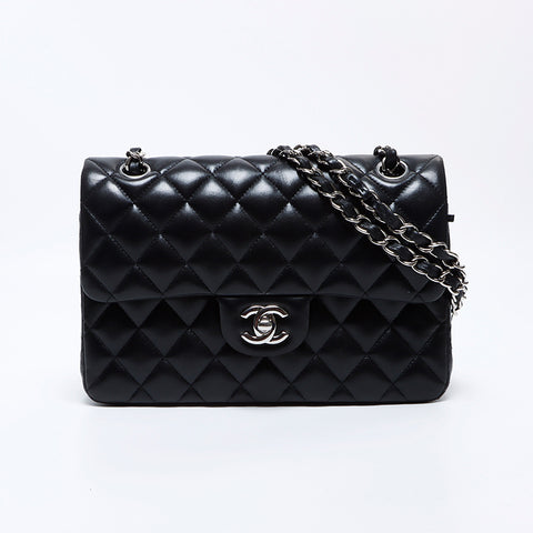 シャネル CHANEL 23番台 マトラッセ ダブルフラップ シルバー金具 ラムスキン ショルダーバッグ ブラック WS8506