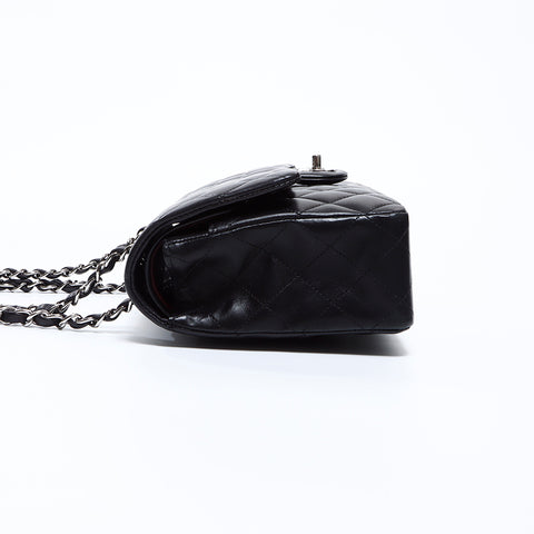Chanel Chanel 16e sac à épaule Matelasse en peau d'agneau noir WS8580