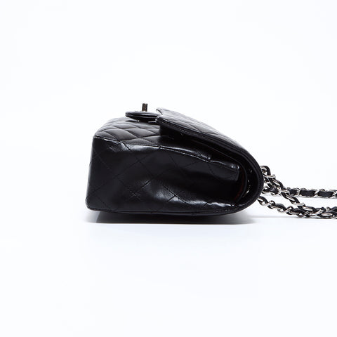 Chanel Chanel 16e sac à épaule Matelasse en peau d'agneau noir WS8580