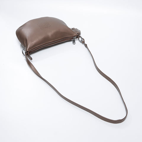 Loewe Anagram带有流苏，棕色肩带，WS8601