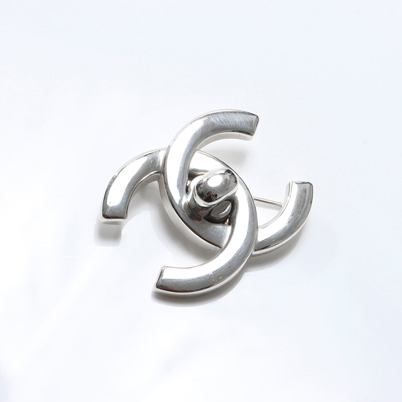 シャネル CHANEL 96P ココマーク ターンロック ブローチ シルバー