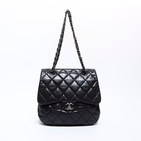 シャネル CHANEL 15番台 ラムスキン ココマーク ターンロック マトラッセ ショルダーバッグ ブラック WS9043