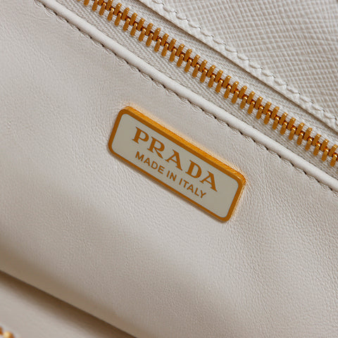 プラダ PRADA ファー 三角ロゴタグ ハンドバッグ ホワイト WS9259