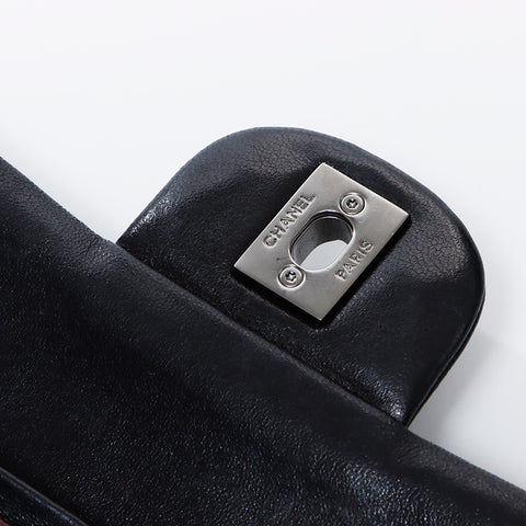 Chanel Chanel Nr. 12 Doppelklappe Matelasse Coco Mark Drehen Sie Schloss Silber Hardware -Umhängetasche Schwarz WS9313