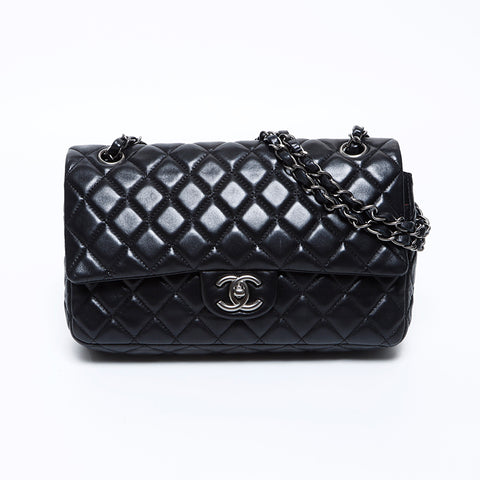 Chanel Chanel Nr. 12 Doppelklappe Matelasse Coco Mark Drehen Sie Schloss Silber Hardware -Umhängetasche Schwarz WS9313