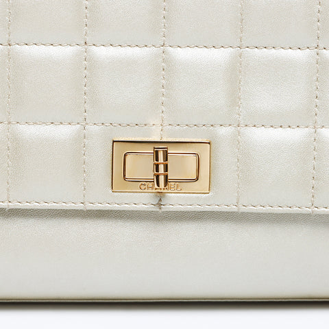 CHANEL 7. Serie 2.55 Matelasse Chain Umhängetasche Gold WS9412