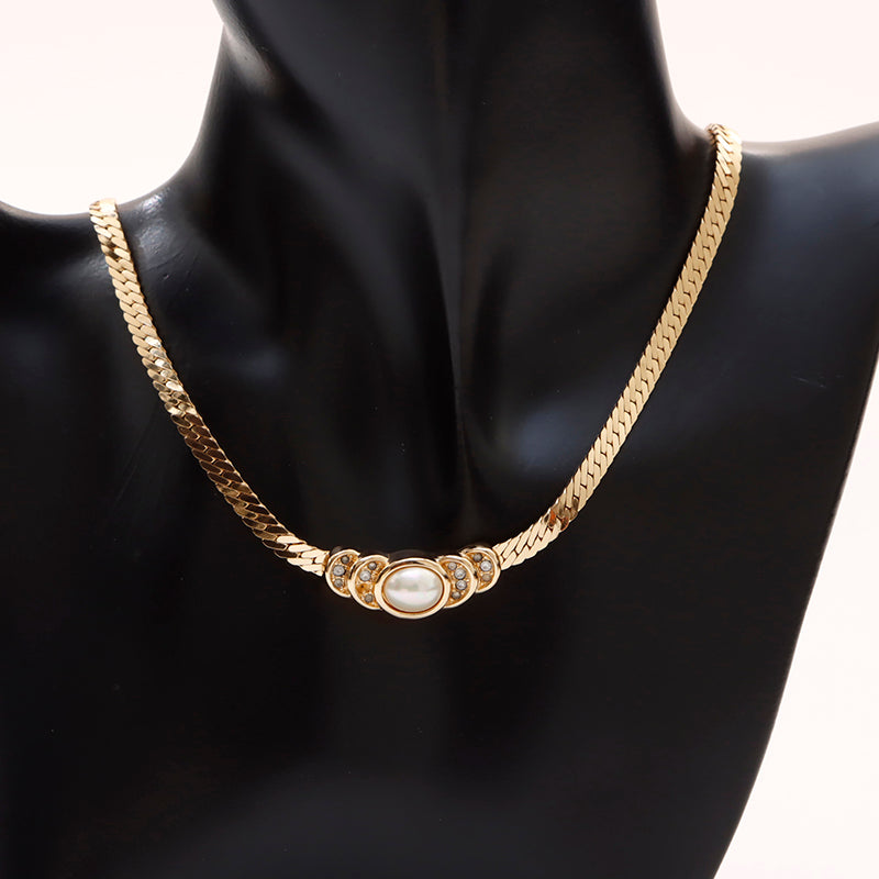 Christian Dior Vintage Resin Pearl Rhinestone Necklace gold WS9455