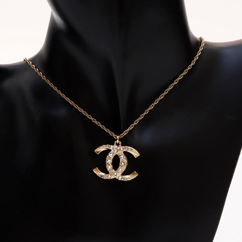 アクセサリー CHANEL Coco Mark Rhinestone Necklace Chanel A17K Coco Mark Rhinestone Necklace Gold WS9545 – NUIR