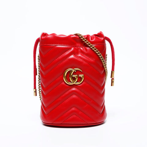 Gucci GG徽标心脏迷你桶袋Marmot肩带红色WS9857
