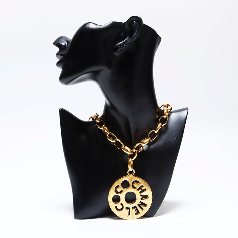 シャネル CHANEL メダリオン ジャンボ カットアウトロゴ ネックレス