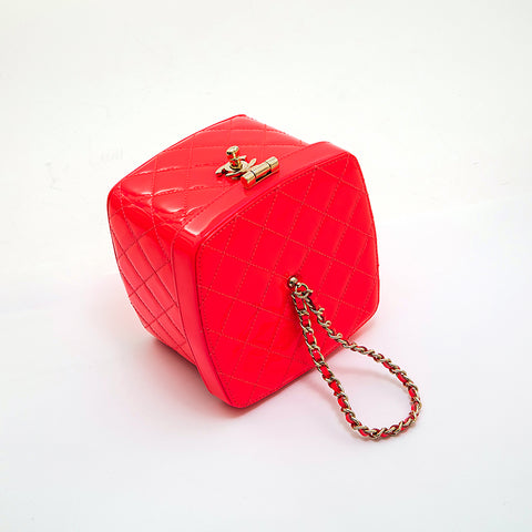 CHANEL Enamel Matelasse Vanity Chain 22 series Handbag pink eit0629